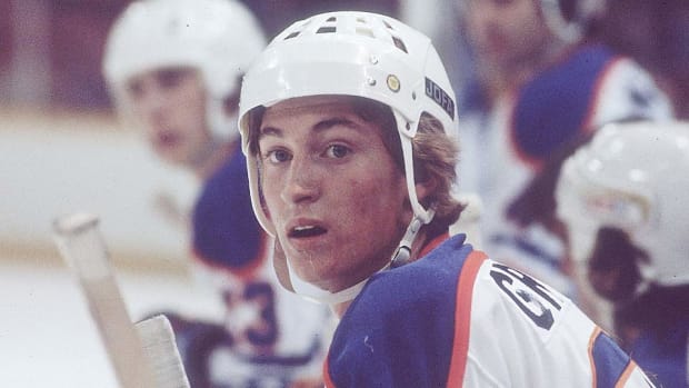 gretzky-top-hank-delespinasse-SI.jpg